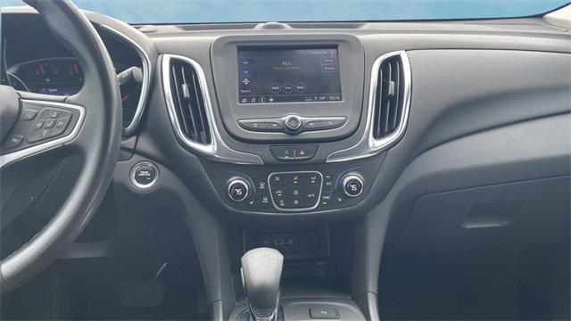 Photo of 2022 White Chevrolet Equinox
