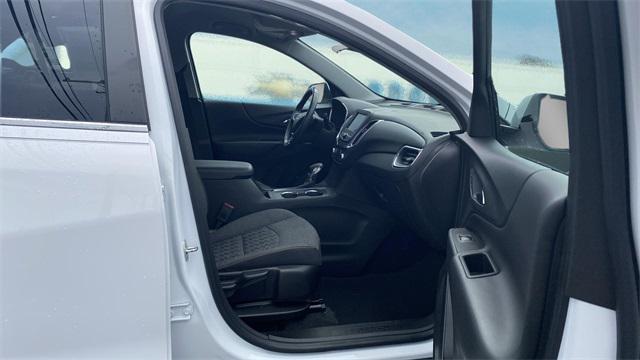 Photo of 2022 White Chevrolet Equinox