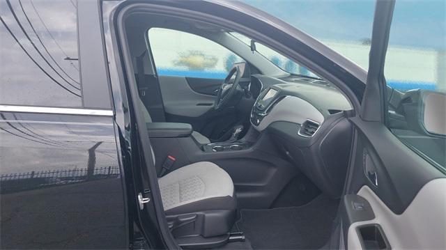 Photo of 2023 Black Chevrolet Equinox