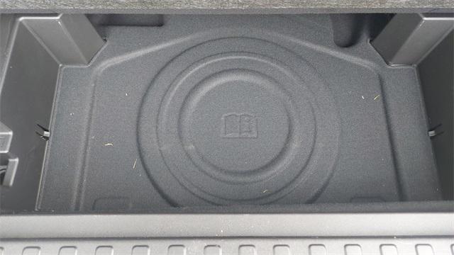 Photo of 2023 Black Chevrolet Equinox