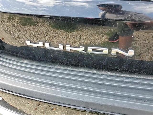 Photo of 2022 Onyx Black GMC Yukon XL