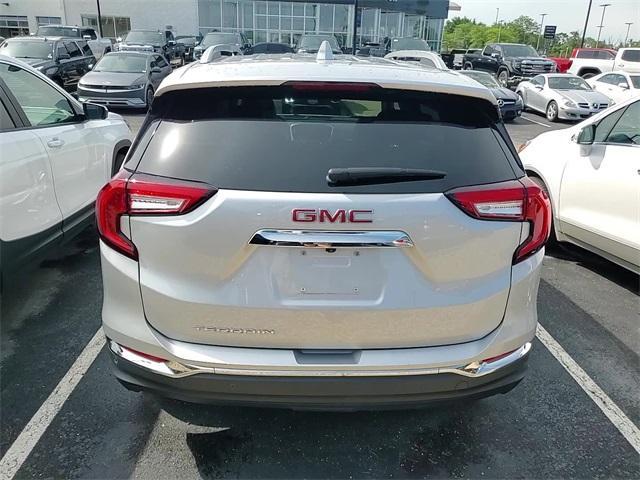 Photo of 2022 Quicksilver Metallic GMC Terrain