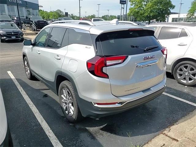 Photo of 2022 Quicksilver Metallic GMC Terrain