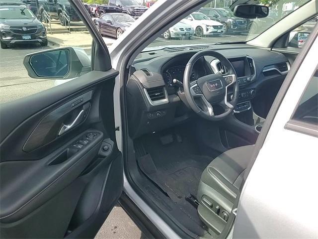 Photo of 2022 Quicksilver Metallic GMC Terrain