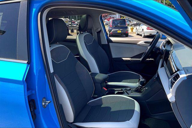 Photo of 2025 Cornflower Blue Volkswagen Taos