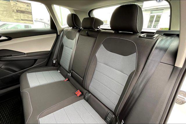 Photo of 2025 Pure White Volkswagen Taos