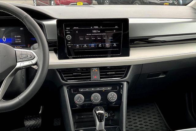 Photo of 2025 Pure White Volkswagen Taos