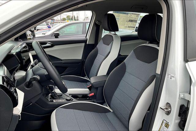 Photo of 2025 Pure White Volkswagen Taos