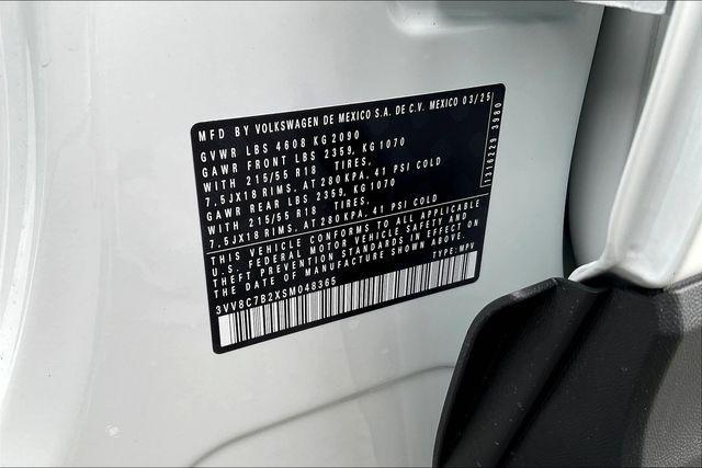 Photo of 2025 Pure White Volkswagen Taos