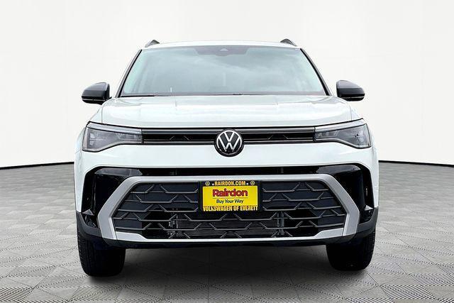 Photo of 2025 Pure White Volkswagen Taos