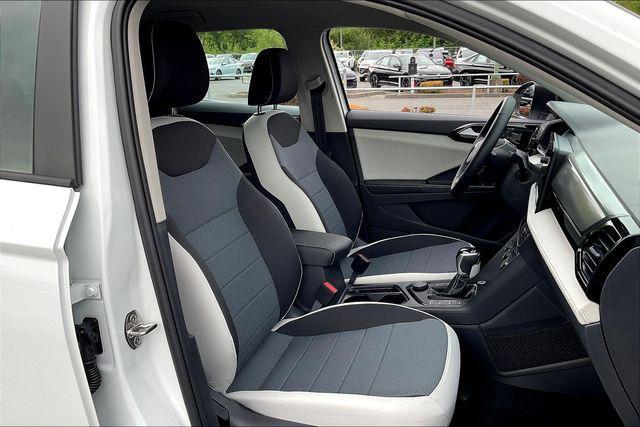 Photo of 2025 Pure White Volkswagen Taos