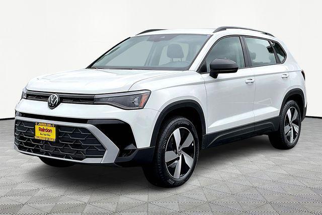 Photo of 2025 Pure White Volkswagen Taos