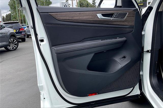 Photo of 2025 Opal White Pearl Volkswagen Atlas
