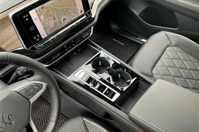 Photo of 2025 Opal White Pearl Volkswagen Atlas