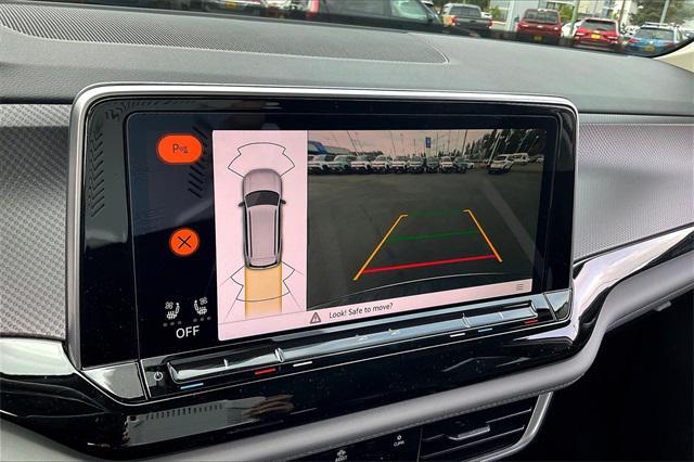 Photo of 2025 Pure White Volkswagen Atlas
