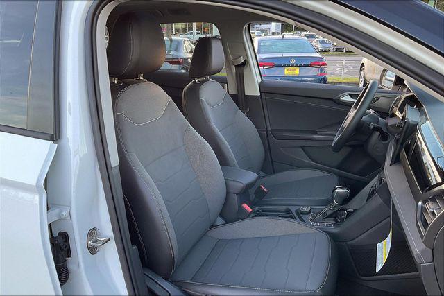 Photo of 2025 Pure White w/Deep Black Roof Volkswagen Taos
