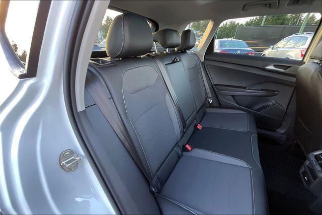 Photo of 2025 Pure White w/Deep Black Roof Volkswagen Taos