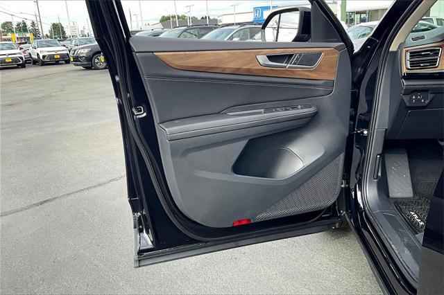 Photo of 2025 Deep Black Pearl Volkswagen Atlas