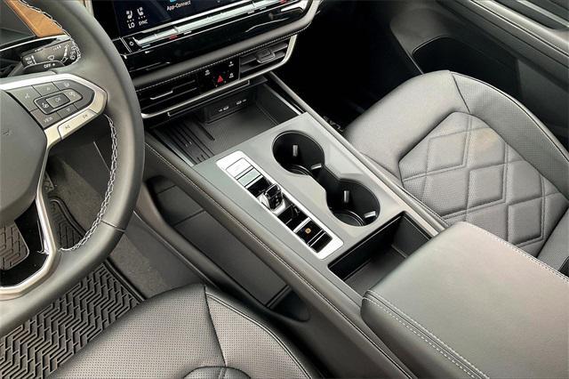 Photo of 2025 Deep Black Pearl Volkswagen Atlas