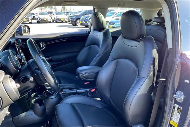 Photo of 2018 Gray Metallic MINI Hardtop