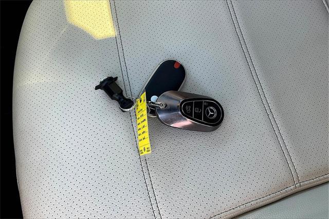 Photo of 2022 MANUFAKTUR Cardinal Red Metallic Mercedes-Benz C-Class
