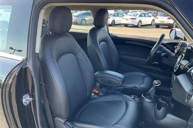 Photo of 2019 Midnight Black Metallic MINI Hardtop