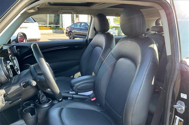 Photo of 2019 Midnight Black Metallic MINI Hardtop