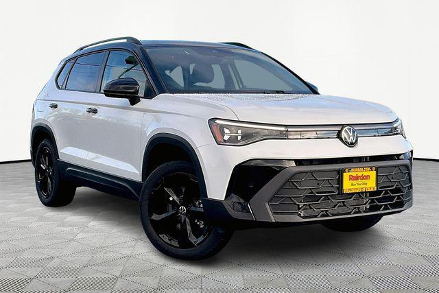 Photo of 2025 Pure White w/Deep Black Roof Volkswagen Taos