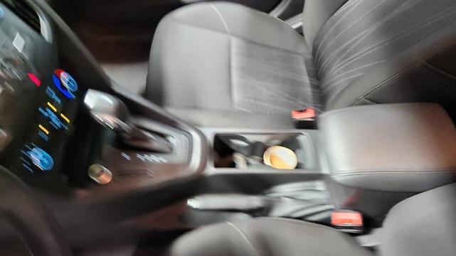 Photo of 2015 White Ford Focus
