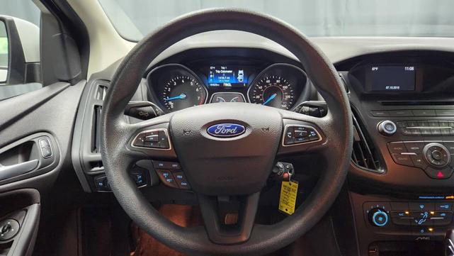 Photo of 2015 White Ford Focus