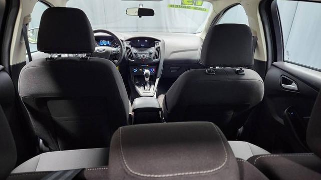 Photo of 2015 White Ford Focus