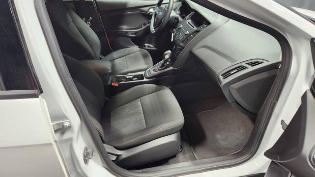 Photo of 2015 White Ford Focus