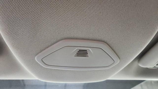Photo of 2015 White Ford Focus
