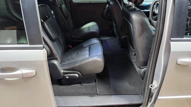 Photo of 2017 Silver Dodge Grand Caravan