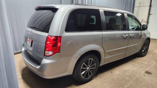 Photo of 2017 Silver Dodge Grand Caravan