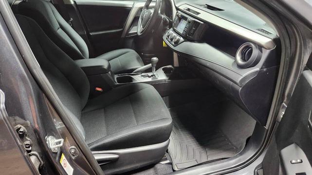 Photo of 2018 Pewter Toyota RAV4