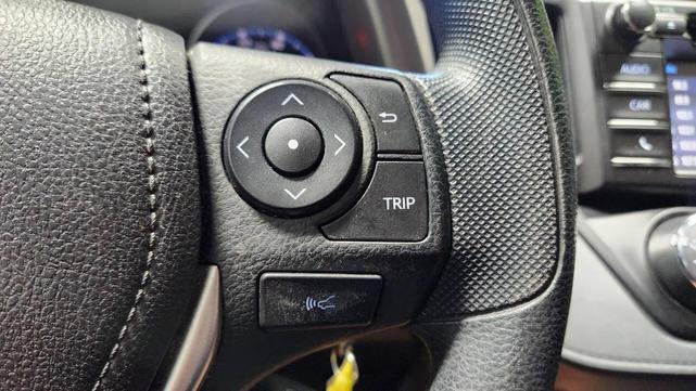 Photo of 2018 Pewter Toyota RAV4