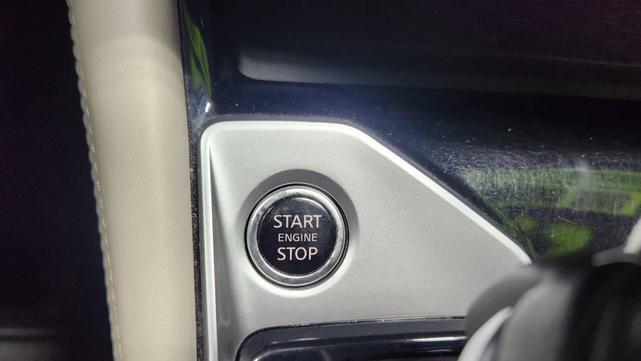 Photo of 2023 Black Nissan Altima