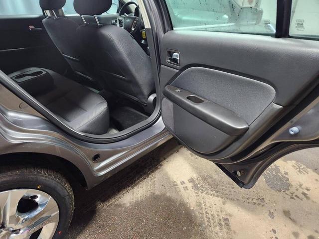 Photo of 2011 Pewter Ford Fusion