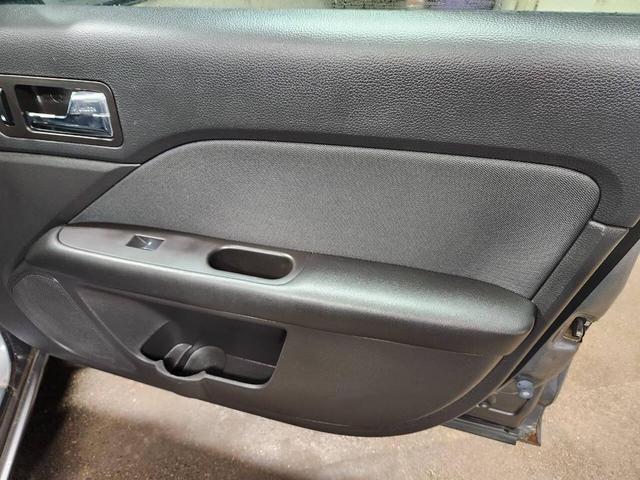 Photo of 2011 Pewter Ford Fusion