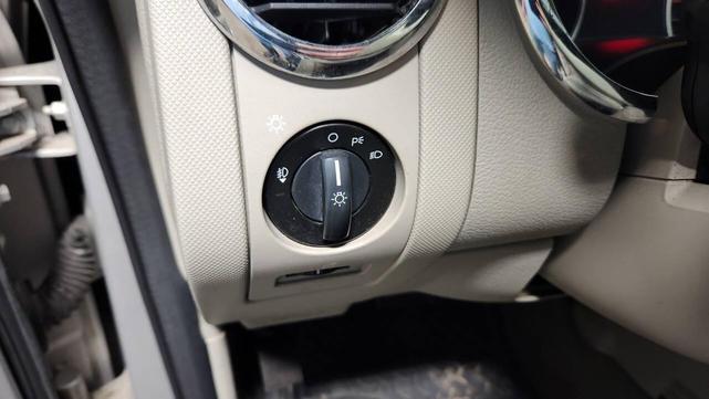 Photo of 2007 Silver Ford Explorer