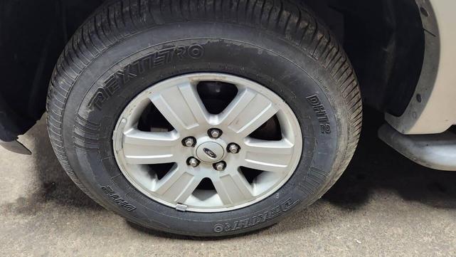 Photo of 2007 Silver Ford Explorer