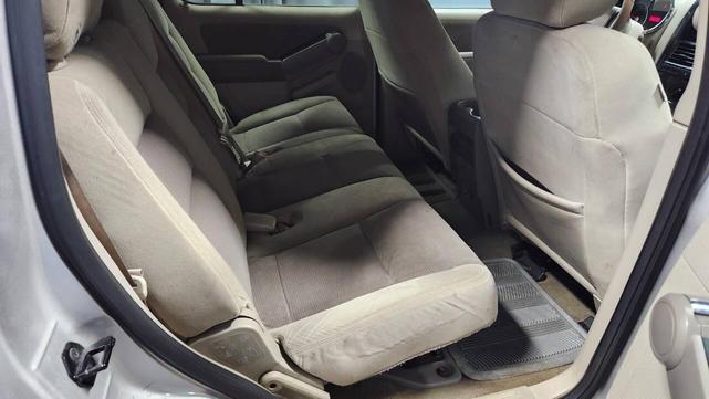 Photo of 2007 Silver Ford Explorer
