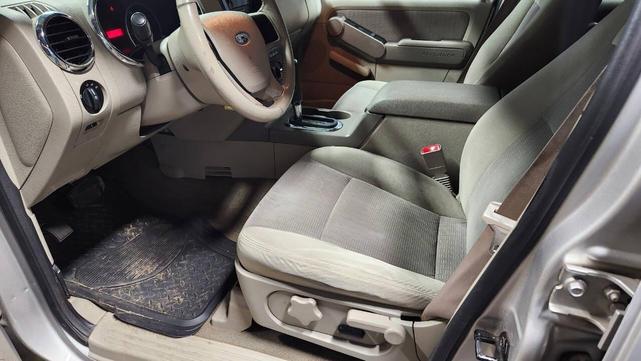 Photo of 2007 Silver Ford Explorer