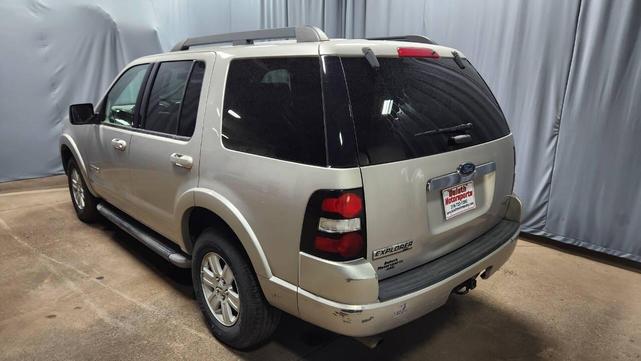 Photo of 2007 Silver Ford Explorer
