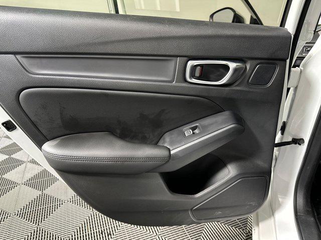 Photo of 2023 Platinum White Pearl Acura Integra