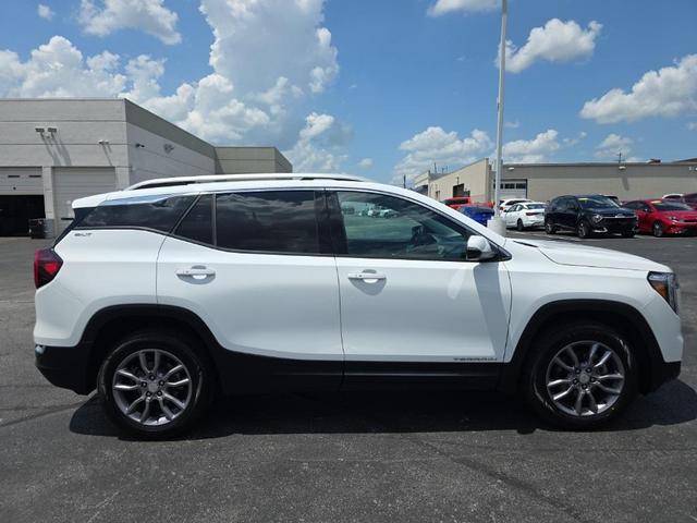 Photo of 2024 Summit White GMC Terrain
