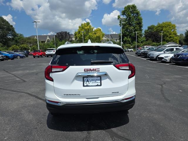 Photo of 2024 Summit White GMC Terrain