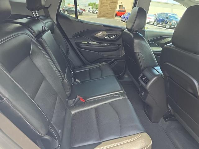 Photo of 2024 Summit White GMC Terrain