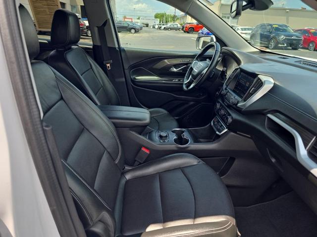Photo of 2024 Summit White GMC Terrain